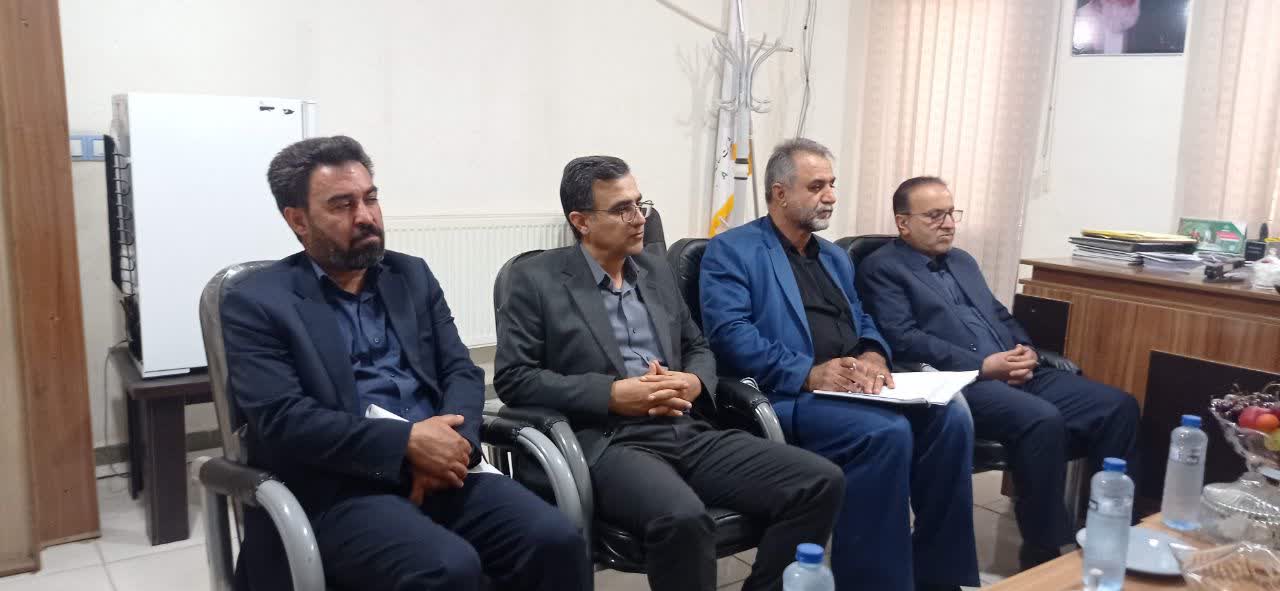 رئیس سازمان جهادکشاورزی استان در نشست با مدیران وکارکنان امور دام