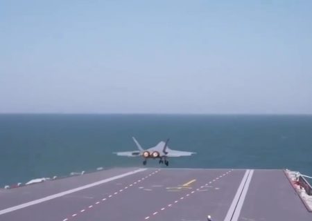 نمایش خیره کننده ناو هواپیمابر جدید چین، فوجیان+فیلم