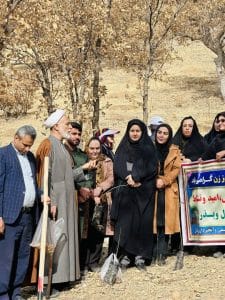 کاشت نهال به مناسبت روز زن در یاسوج