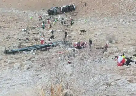 حادثه واژگونی اتوبوس محور یاسوج سمیرم و انتقال مصدومان با بالگرد