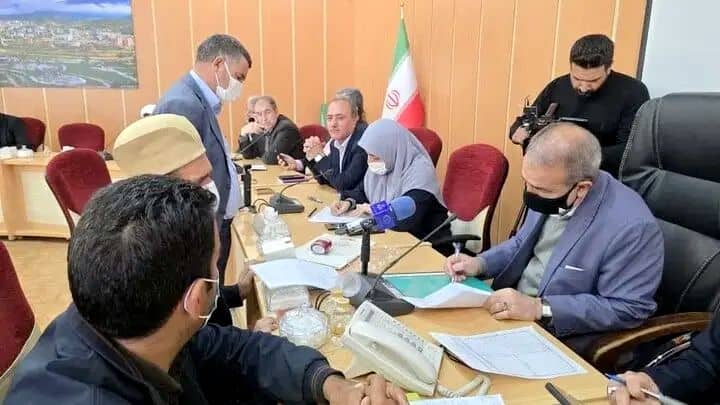 نشست استاندار با مردم وبررسی مشکلات آنها