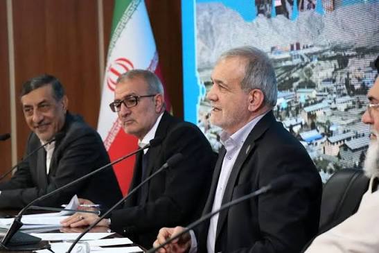 رئیس جمهور پزشکیان: خودتان بروید مشکلات شهرتان را حل کنید!+فیلم