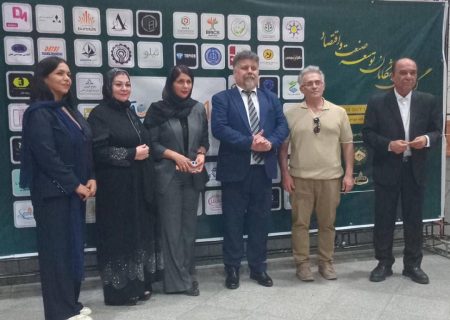 حضور آقای بخش خصوصی و مدیران جامعه جهانی بخش خصوصی در گردهمایی پیشگامان توسعه صنعت و اقتصاد ؛