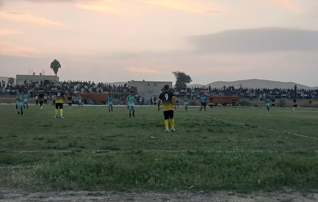 کمبوس بناری با حضور مسئولین استانی و شهرستانی بر سکوی قهرمانی لیگ فوتبال شهرستان چرام ایستاد